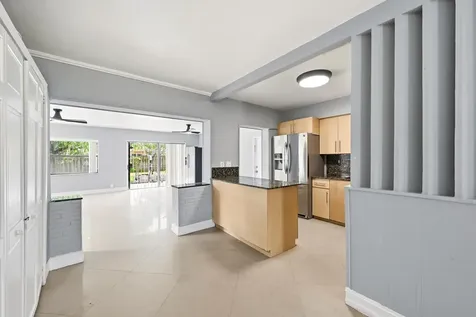 740 E Evanston Circle E Fort Lauderdale FL 33312