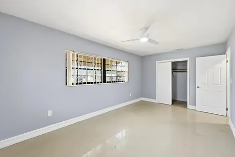 740 E Evanston Circle E Fort Lauderdale FL 33312