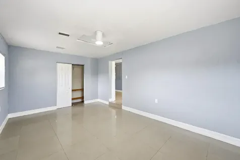 740 E Evanston Circle E Fort Lauderdale FL 33312