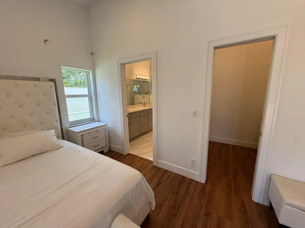 20725 Waters Edge Court Boca Raton FL 33498