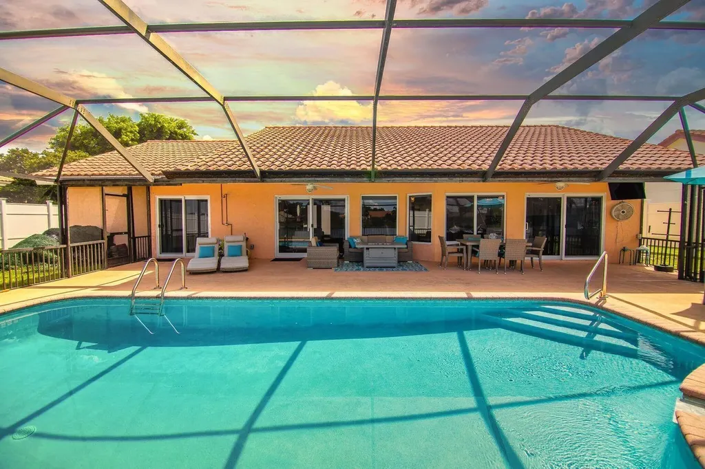 20725 Waters Edge Court Boca Raton FL 33498
