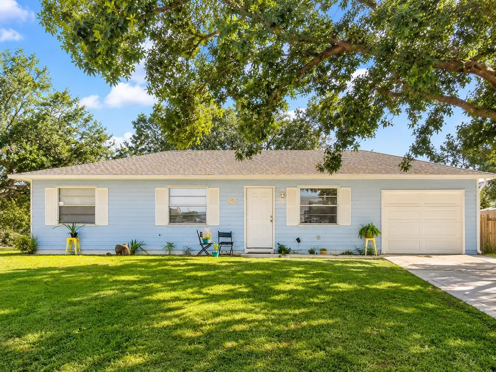 1102 SW Arc Court Port St Lucie FL 34953