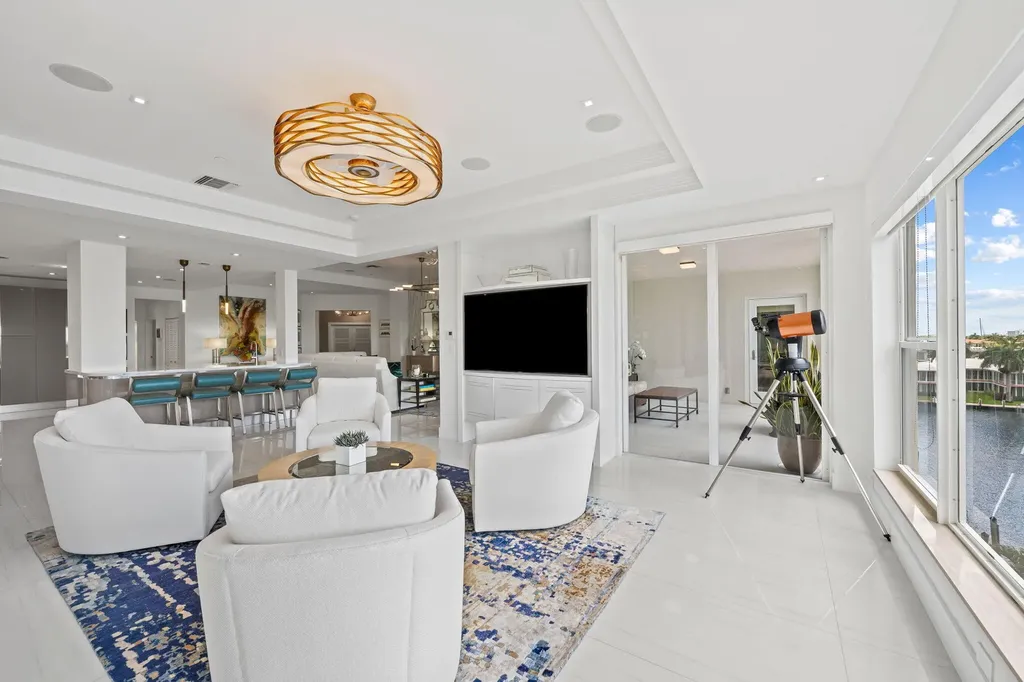 1050 Seminole Drive Fort Lauderdale FL 33304