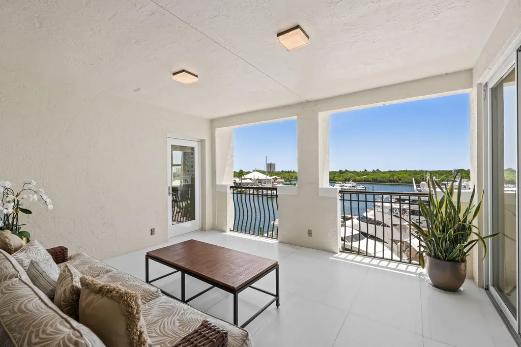 1050 Seminole Drive Fort Lauderdale FL 33304