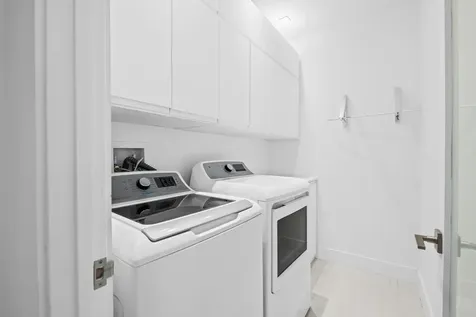 1050 Seminole Drive Fort Lauderdale FL 33304