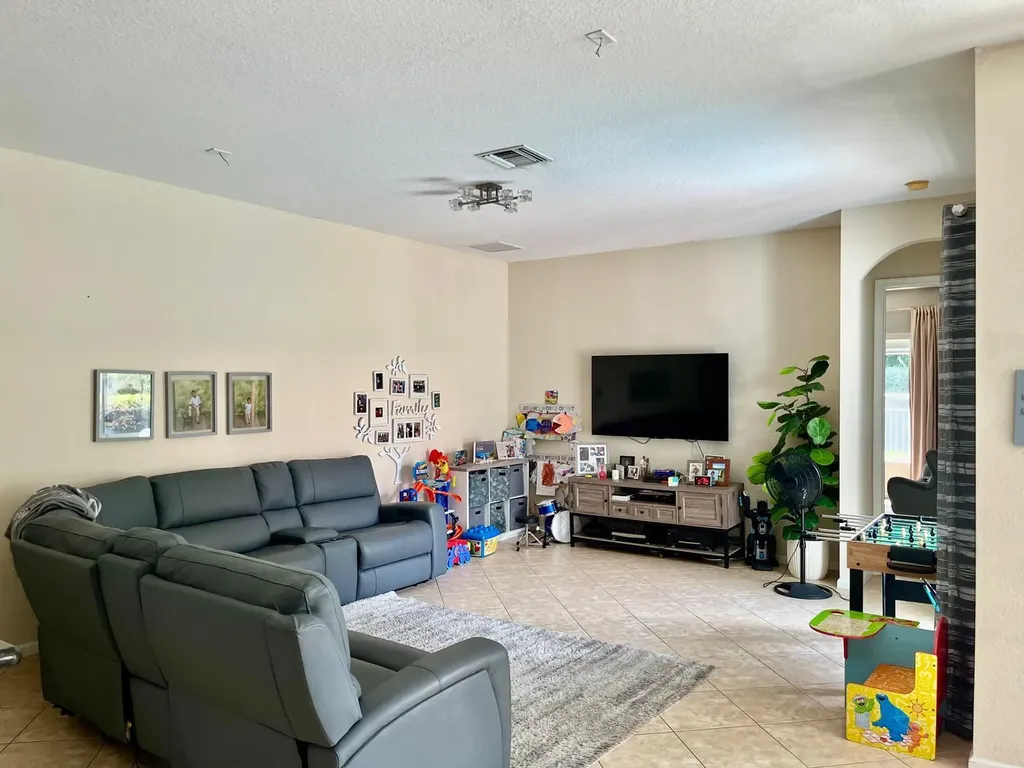 127 Palm Beach Plantation Boulevard West Palm Beach FL 33411