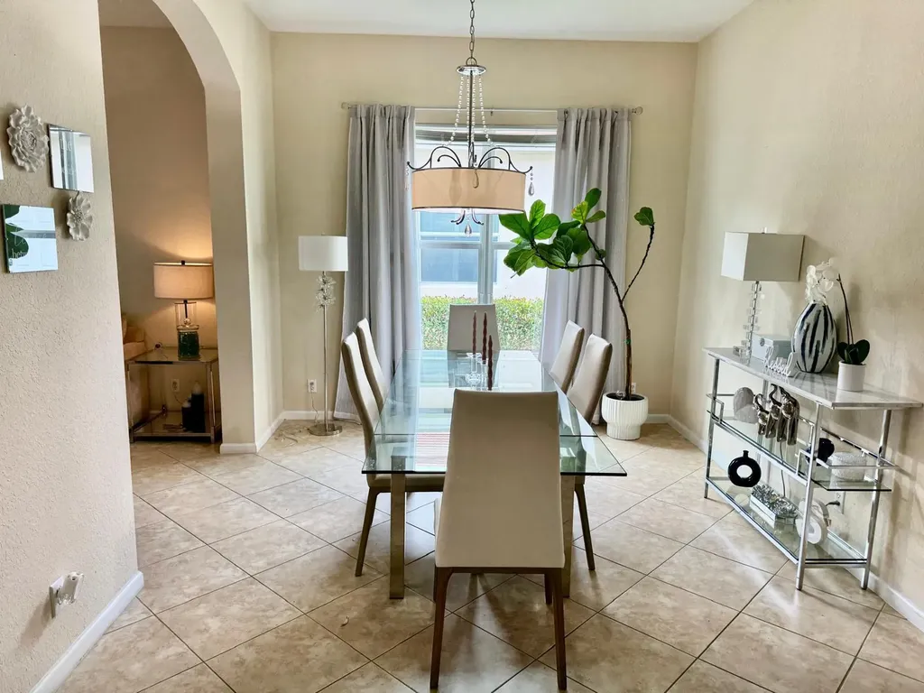 127 Palm Beach Plantation Boulevard West Palm Beach FL 33411