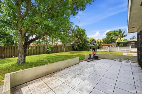 740 E Evanston Circle Fort Lauderdale FL 33312