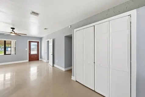 740 E Evanston Circle E Fort Lauderdale FL 33312