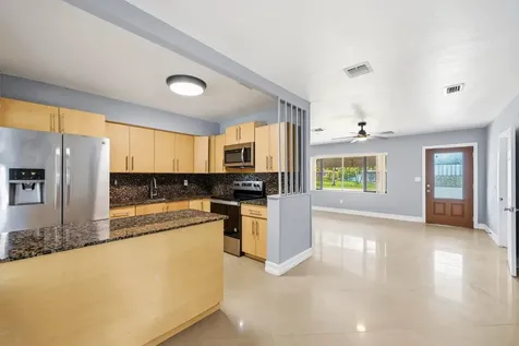 740 E Evanston Circle E Fort Lauderdale FL 33312
