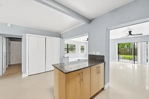 740 E Evanston Circle E Fort Lauderdale FL 33312