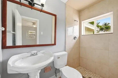 740 E Evanston Circle E Fort Lauderdale FL 33312