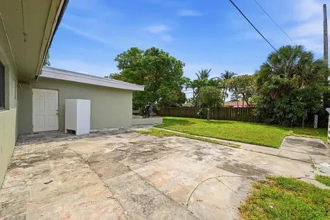 740 E Evanston Circle E Fort Lauderdale FL 33312