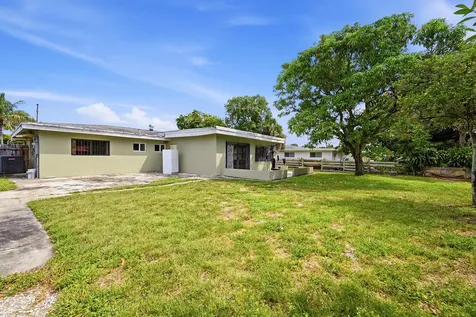 740 E Evanston Circle E Fort Lauderdale FL 33312