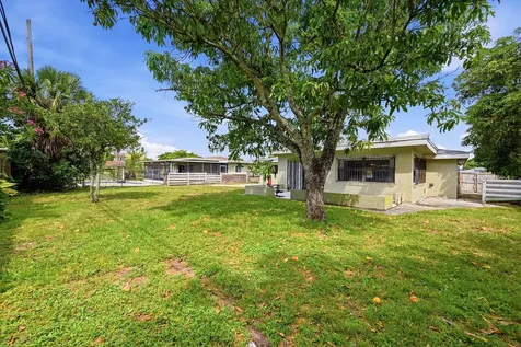 740 E Evanston Circle E Fort Lauderdale FL 33312