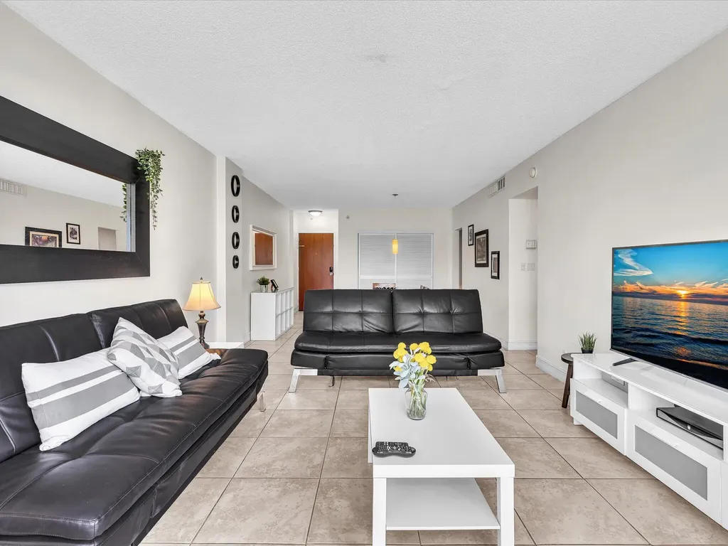 3901 S Ocean Drive Hollywood FL 33019