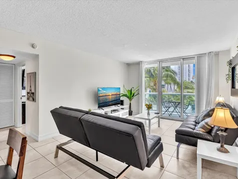 3901 S Ocean Drive Hollywood FL 33019