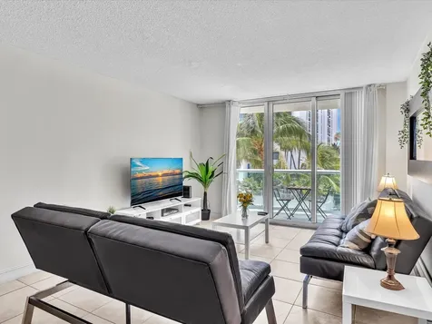 3901 S Ocean Drive Hollywood FL 33019