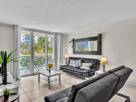 3901 S Ocean Drive Hollywood FL 33019