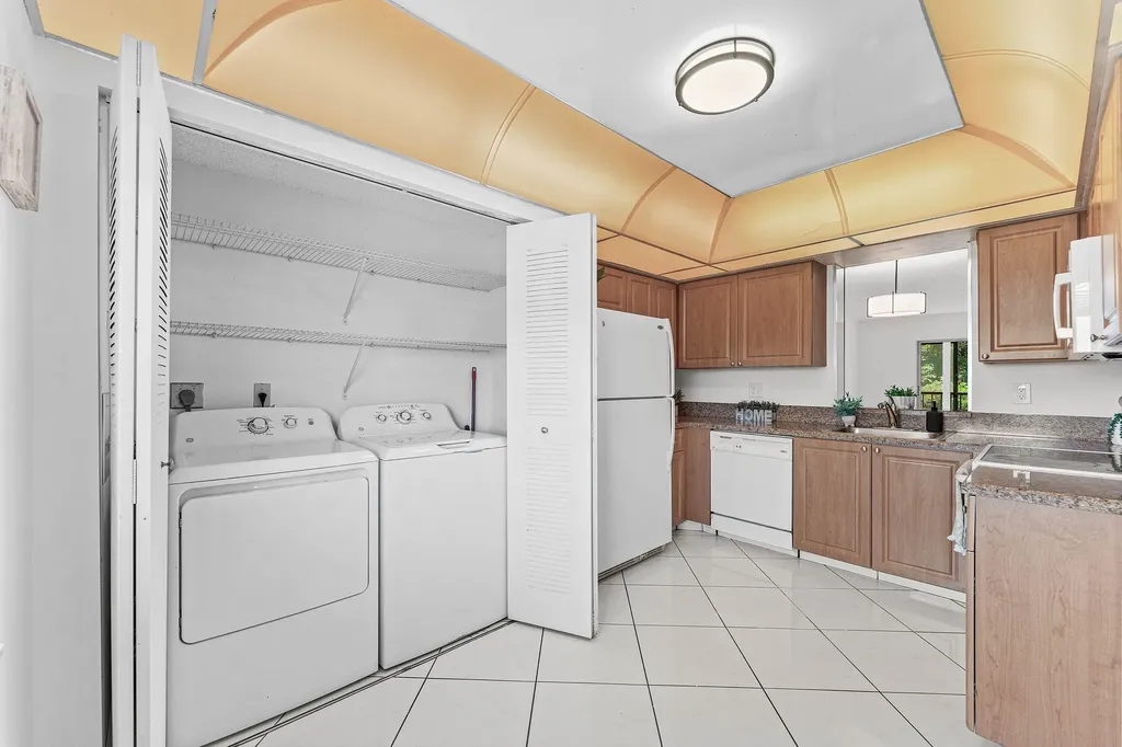 7301 Amberly Lane Delray Beach FL 33446