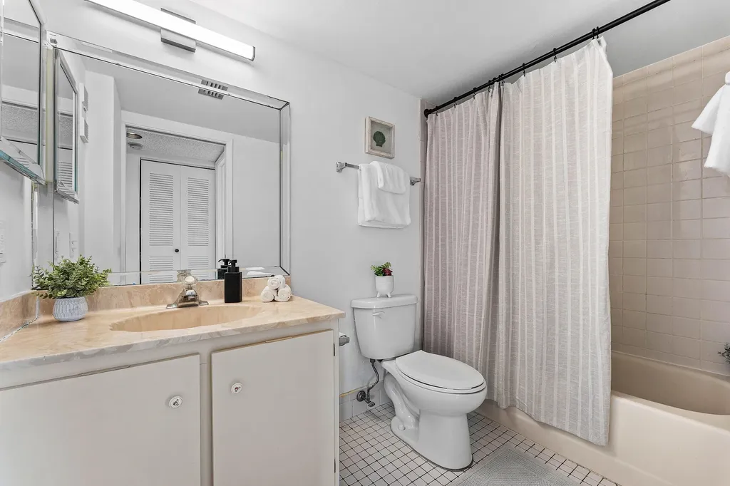 7301 Amberly Lane Delray Beach FL 33446