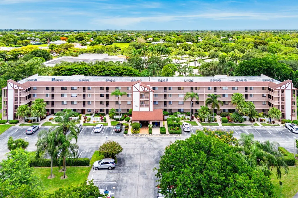 7301 Amberly Lane Delray Beach FL 33446