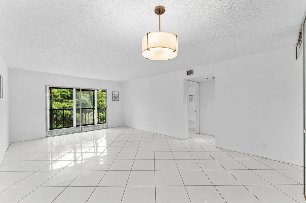 7301 Amberly Lane Delray Beach FL 33446