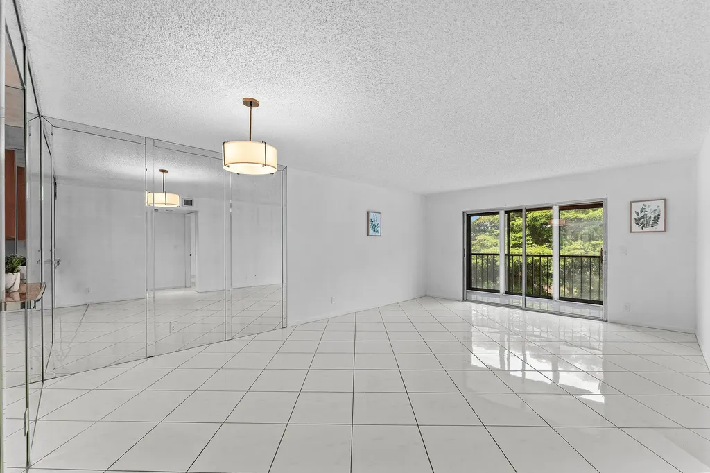 7301 Amberly Lane Delray Beach FL 33446