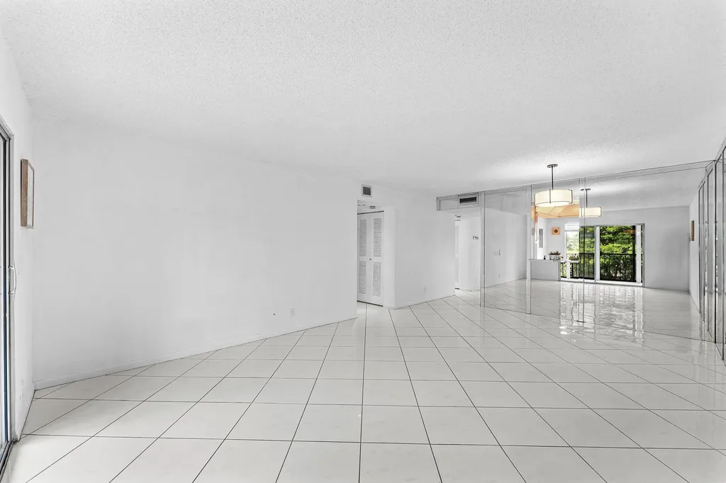 7301 Amberly Lane Delray Beach FL 33446