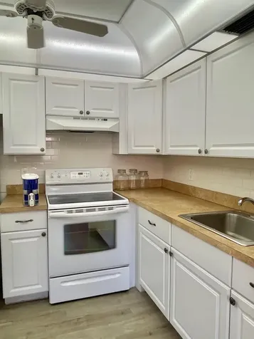 654 Saxony N Delray Beach FL 33446