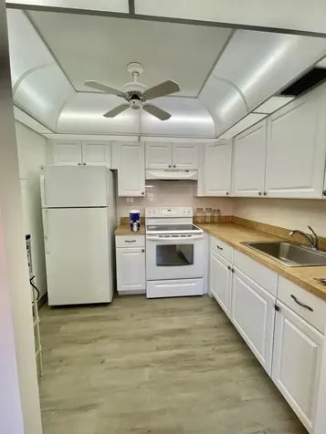 654 Saxony N Delray Beach FL 33446