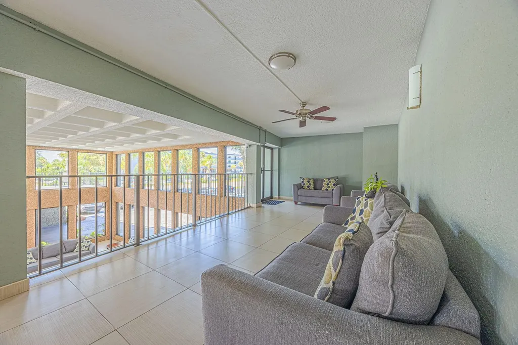 9440 SW 8th Street Boca Raton FL 33428