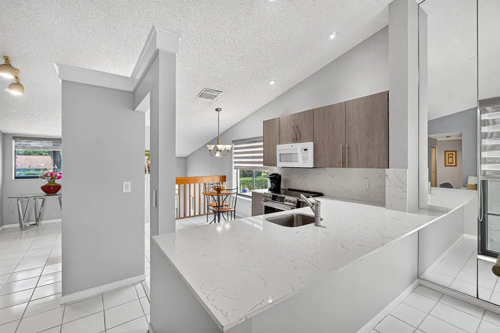 10223 N Circle Lake Drive Boynton Beach FL 33437