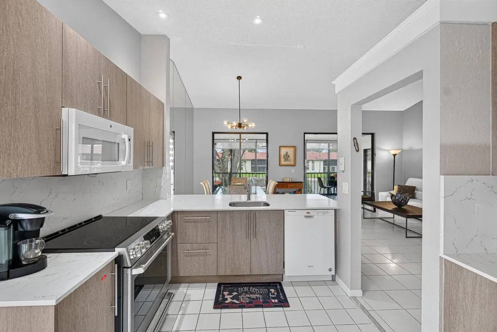 10223 N Circle Lake Drive Boynton Beach FL 33437