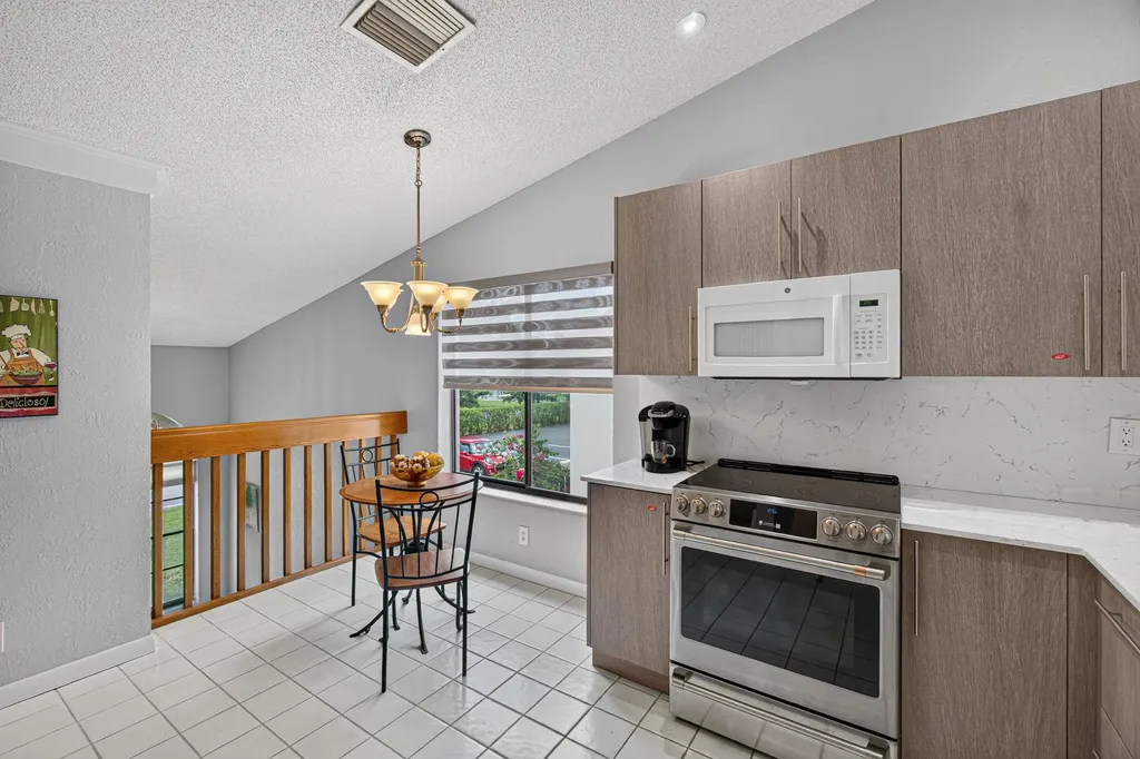 10223 N Circle Lake Drive Boynton Beach FL 33437