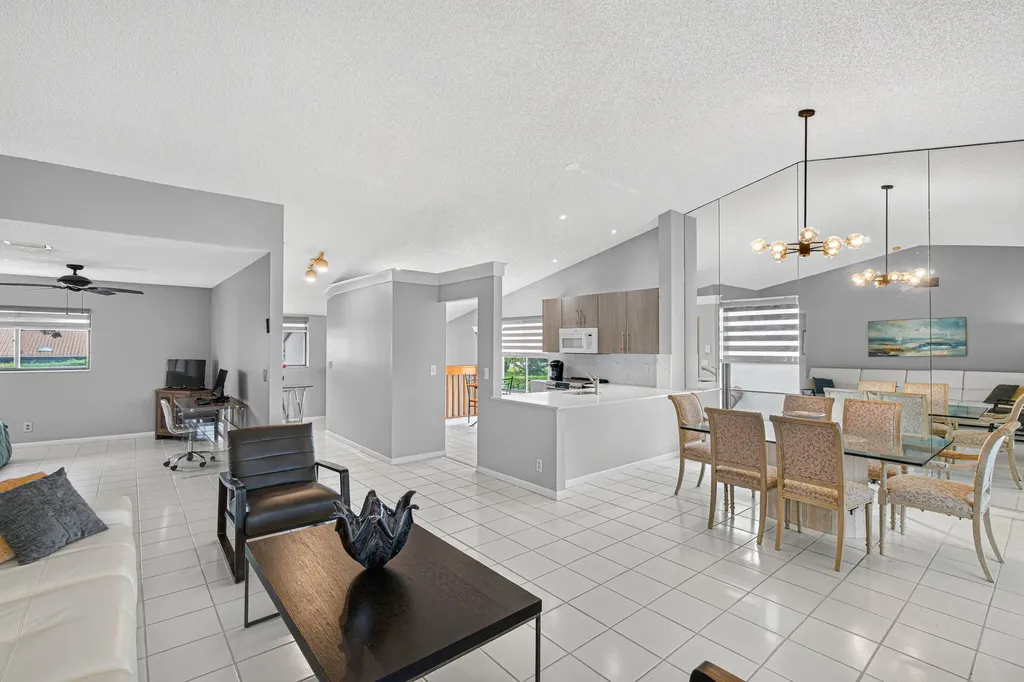 10223 N Circle Lake Drive Boynton Beach FL 33437