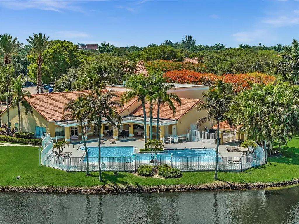 731 Vista Isle Drive Sunrise FL 33325