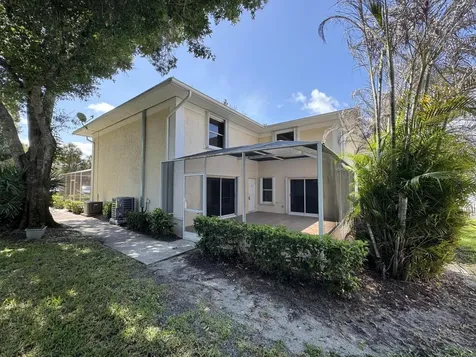 1536 N Lawnwood Circle Fort Pierce FL 34950