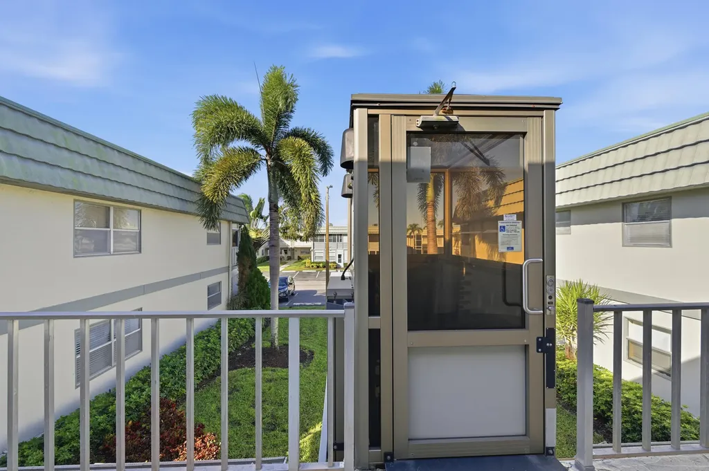 710 Monaco O Delray Beach FL 33446