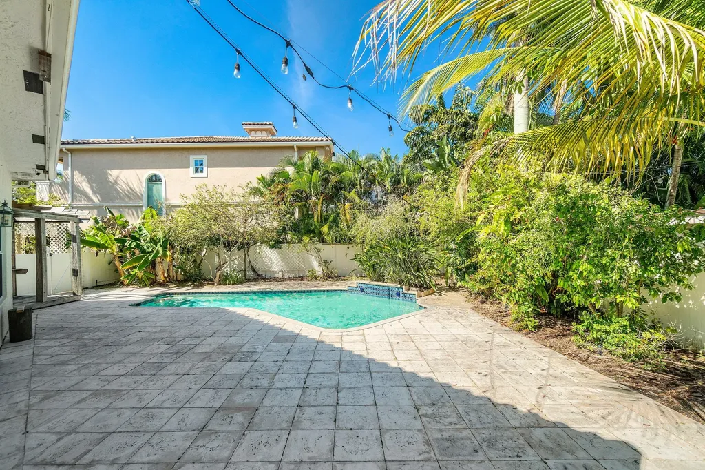 201 NE 4th Street Boca Raton FL 33432
