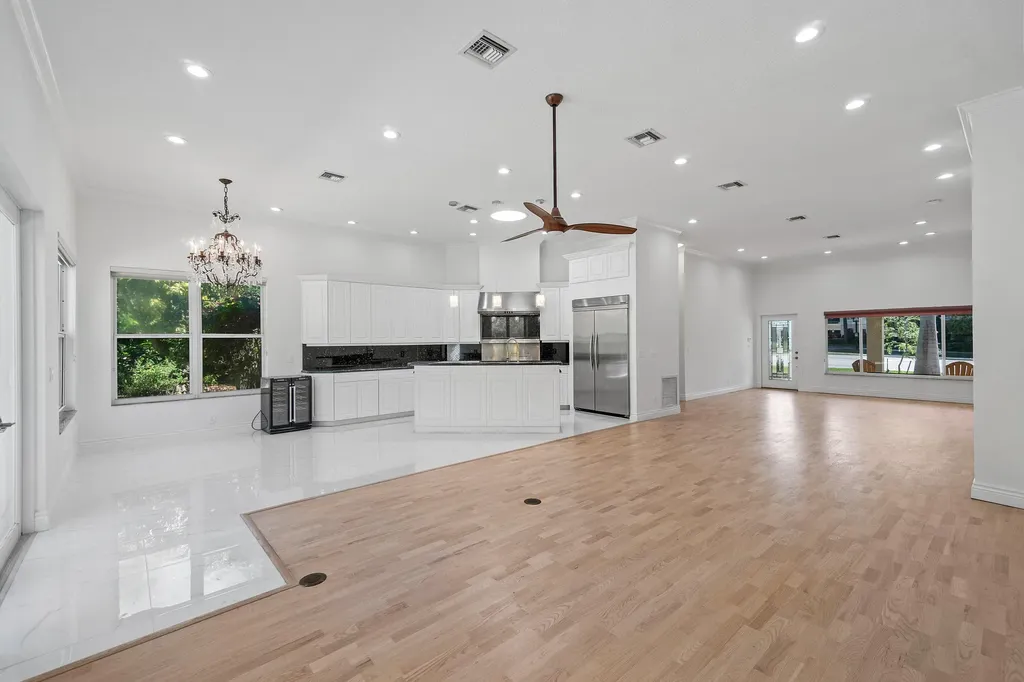 201 NE 4th Street Boca Raton FL 33432