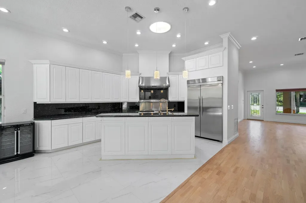 201 NE 4th Street Boca Raton FL 33432