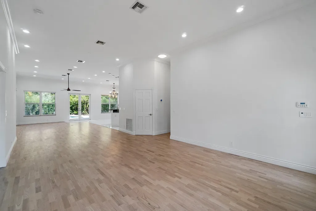 201 NE 4th Street Boca Raton FL 33432