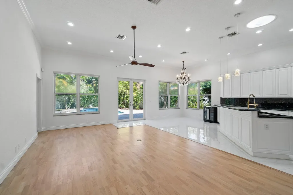 201 NE 4th Street Boca Raton FL 33432