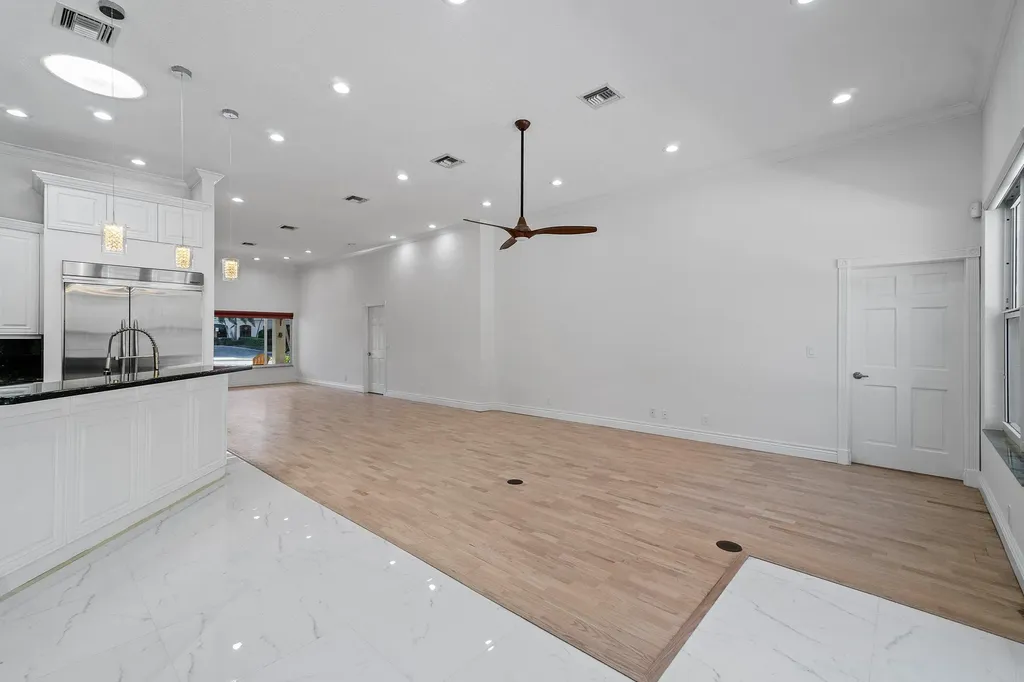 201 NE 4th Street Boca Raton FL 33432