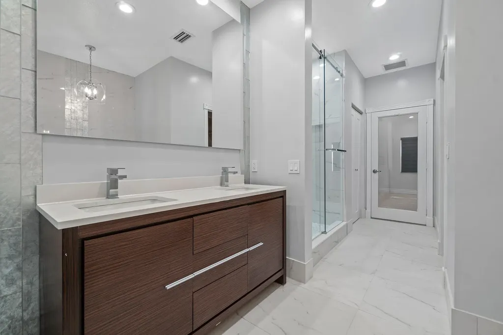 201 NE 4th Street Boca Raton FL 33432