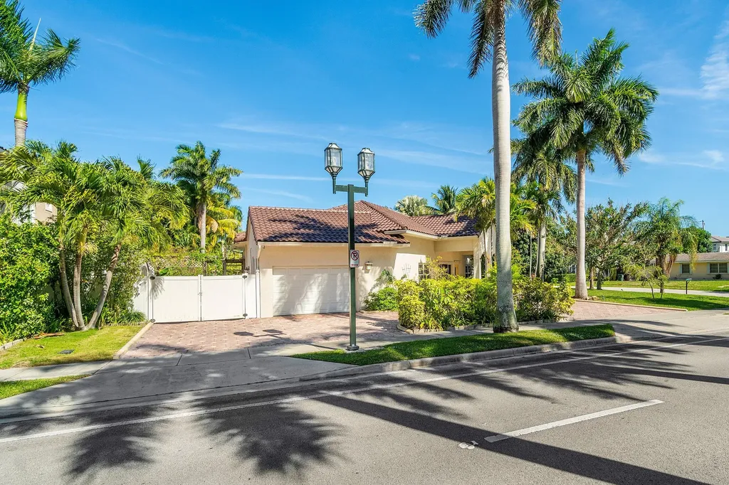 201 NE 4th Street Boca Raton FL 33432
