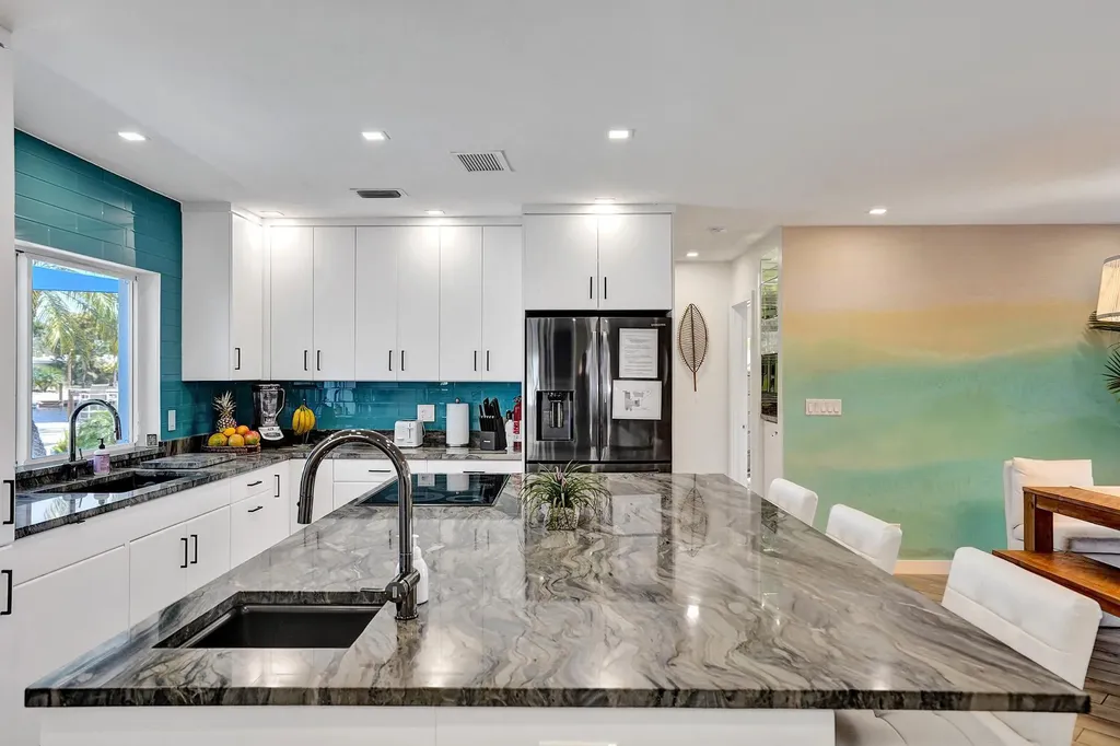 201 SE 11th Street Pompano Beach FL 33060