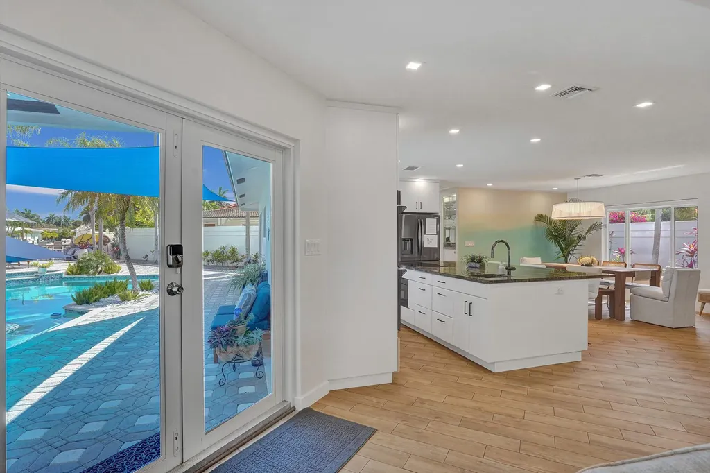 201 SE 11th Street Pompano Beach FL 33060