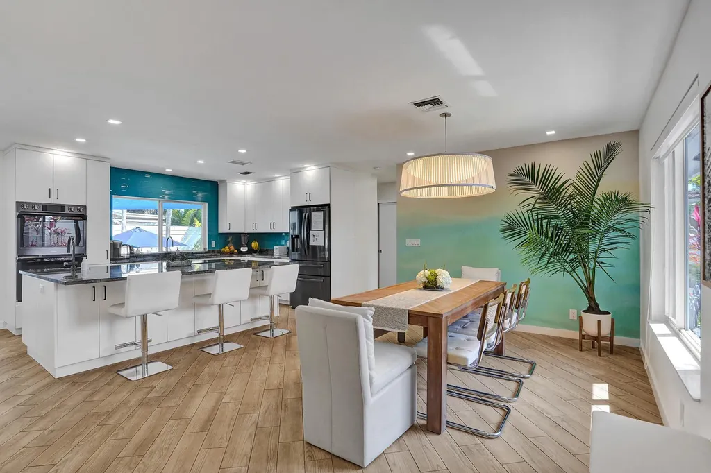 201 SE 11th Street Pompano Beach FL 33060